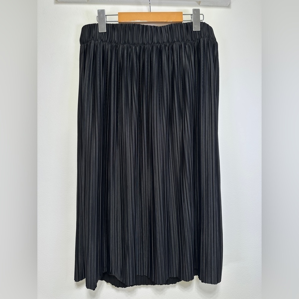 Torrid Black Pleated Midi Skirt Elastic Waist Plisse Lightweight M Effortless